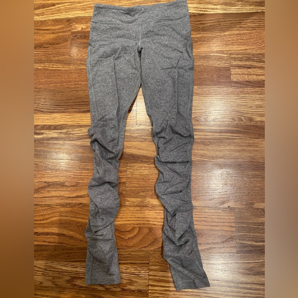 Ivivva girl’s grey leggings with ruching detail on the legs